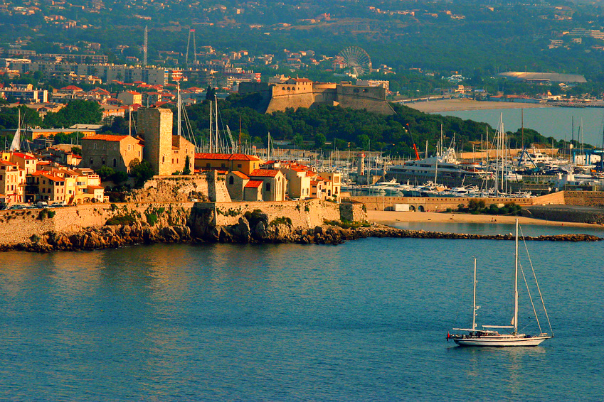 You are currently viewing Vos vacances à Antibes, profitez de la Côte d’Azur en toutes saisons !
